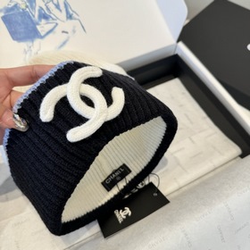 Шляпа из вязаной шерсти Chanel