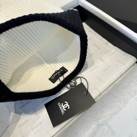 Шляпа из вязаной шерсти Chanel