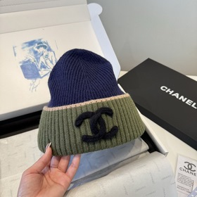 Шляпа из вязаной шерсти Chanel