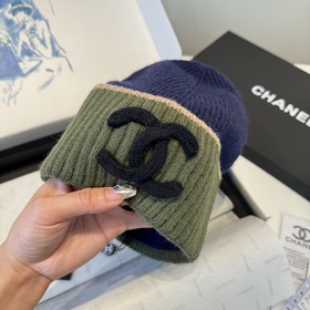 Шляпа из вязаной шерсти Chanel