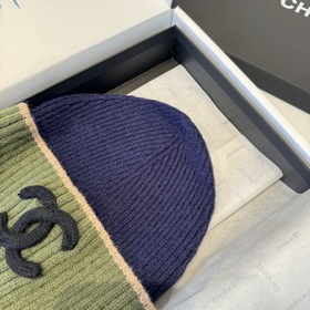 Шляпа из вязаной шерсти Chanel