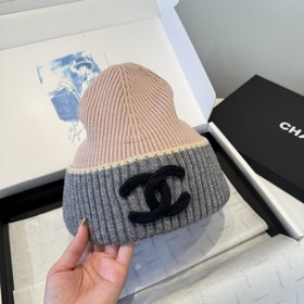 Шляпа из вязаной шерсти Chanel