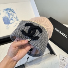 Шляпа из вязаной шерсти Chanel