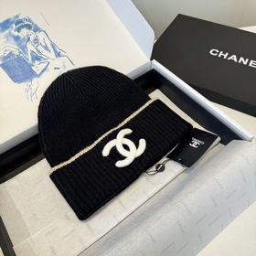 Шляпа из вязаной шерсти Chanel