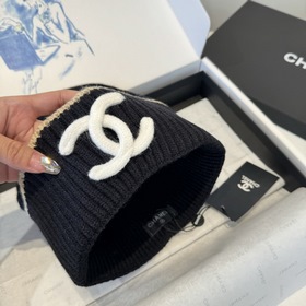 Шляпа из вязаной шерсти Chanel