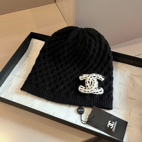 Вязаная шапка Chanel