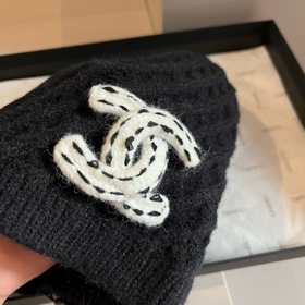 Вязаная шапка Chanel