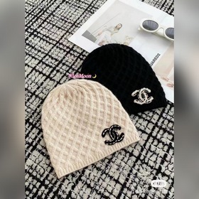 Вязаная шапка Chanel