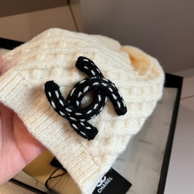 Вязаная шапка Chanel
