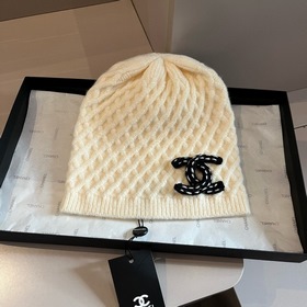 Вязаная шапка Chanel