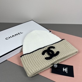 Официальный сайт Chanel представляет э