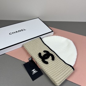 Официальный сайт Chanel представляет э