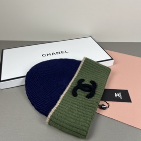Официальный сайт Chanel представляет э