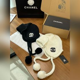 Шапка Chanel 25N с ушанками из трикота