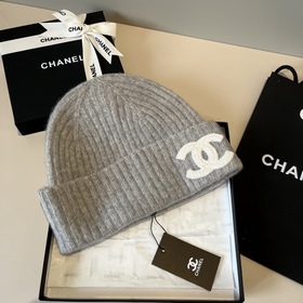 Шляпа из вязаной шерсти Chanel