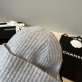 Шляпа из вязаной шерсти Chanel