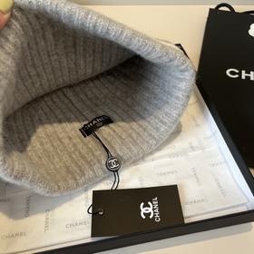 Шляпа из вязаной шерсти Chanel