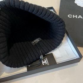 Шляпа из вязаной шерсти Chanel