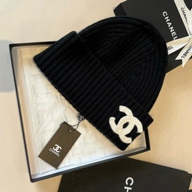 Шляпа из вязаной шерсти Chanel