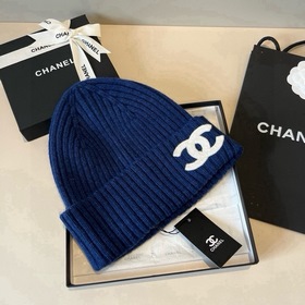 Шляпа из вязаной шерсти Chanel
