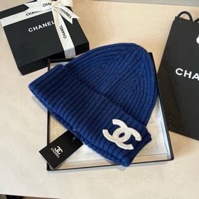 Шляпа из вязаной шерсти Chanel