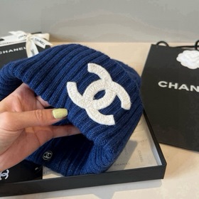 Шляпа из вязаной шерсти Chanel