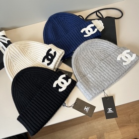 Шляпа из вязаной шерсти Chanel