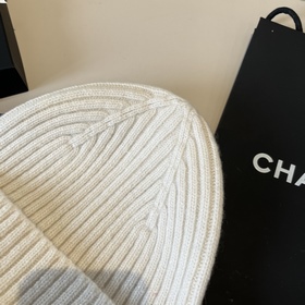 Шляпа из вязаной шерсти Chanel
