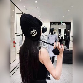 25 Маленькая шапочка Chanel осень/зима