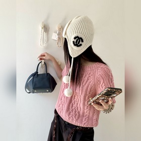 25 Маленькая шапочка Chanel осень/зима