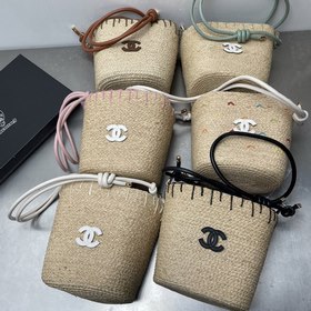 Сумка Chanel из рафии по цене 3800 фун