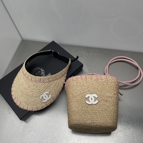 Сумка Chanel из рафии по цене 3800 фун