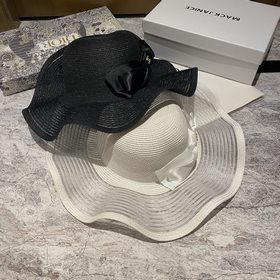 Соломенная шляпа Chanel с оборками