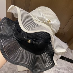 Соломенная шляпа Chanel с оборками