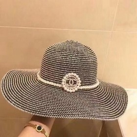 Шляпа Chanel с широкими полями