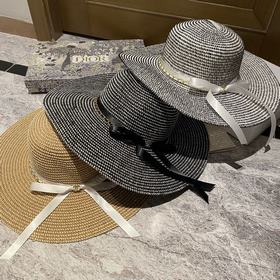 Шляпа Chanel с широкими полями