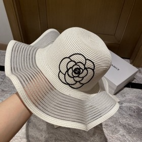 Шляпа Chanel с широкими полями