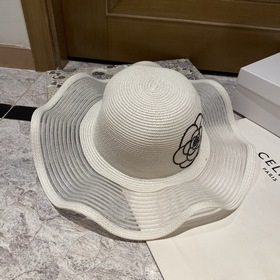 Шляпа Chanel с широкими полями