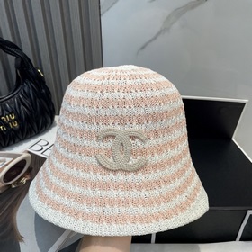 Новая вязаная шляпа-котел от Chanel, и