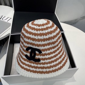 Новая вязаная шляпа-котел от CHANEL, и