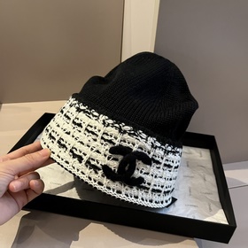 Новая вязаная шапка Chanel с упаковкой