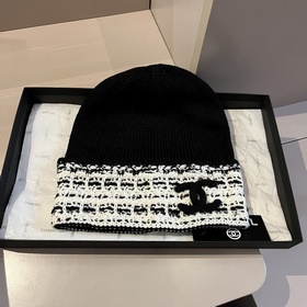 Новая вязаная шапка Chanel с упаковкой
