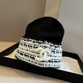 Новая вязаная шапка Chanel с упаковкой