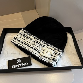 Новая вязаная шапка Chanel с упаковкой