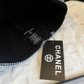 Новая вязаная шапка Chanel с упаковкой