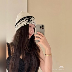 Новая вязаная шапка Chanel с упаковкой