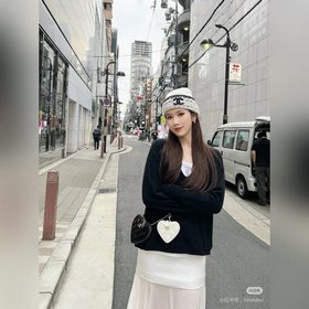 Новая вязаная шапка Chanel с упаковкой