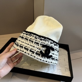 Новая вязаная шапка Chanel с упаковкой