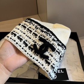 Новая вязаная шапка Chanel с упаковкой