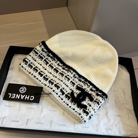 Новая вязаная шапка Chanel с упаковкой